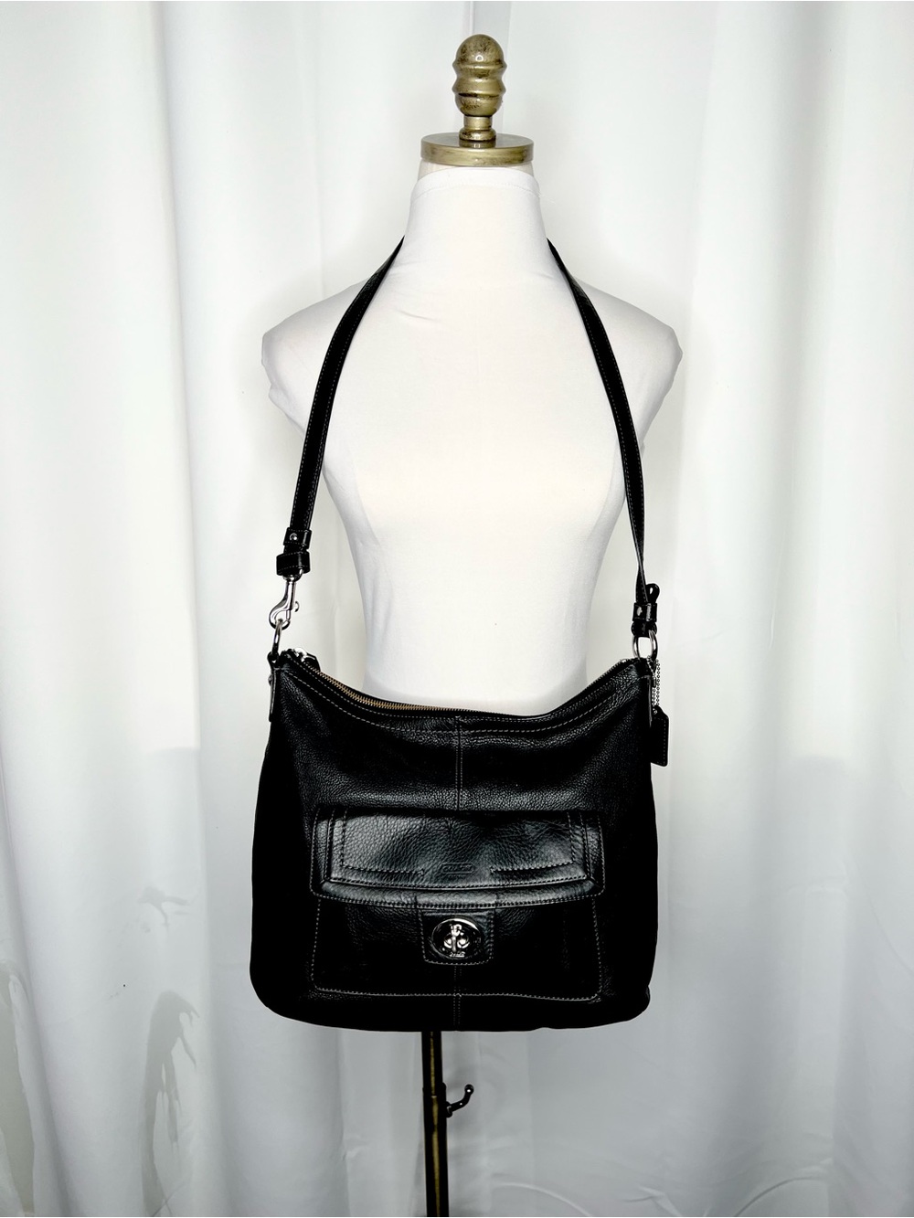 COACH PENELOPE F19045 BLACK PEBBLED LEATHER TURNLOCK CROSSBODY BAG